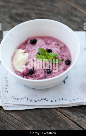 Yogurt con mirtilli Foto Stock