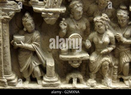 Gandhara, 2° secolo. Questa mostra quattro lati della vita di Buddha: la sua nascita, l'illuminismo, il suo primo sermone e la visita di Brahma e Indra. Foto Stock