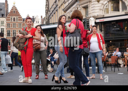 Hen party in Anversa, Belgio Foto Stock