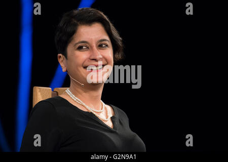 Shami Chakrabarti parla al 2016 hay festival in Hay-on-Wye, Wales, Regno Unito. Foto Stock