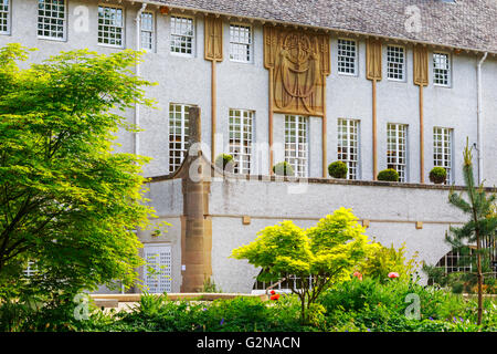 La facciata anteriore della casa per un amante dell'arte, house progettata da Charles Rennie Macintosh, mostrando l'art déco, Glasgow Foto Stock