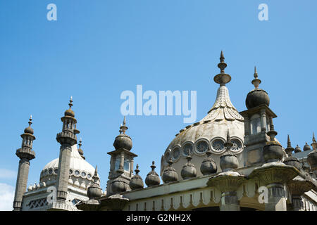 Cupole sulla parte superiore del Padiglione di Brighton Foto Stock