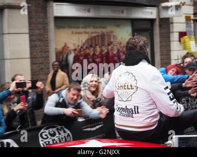 Team 01 nella Red Audi R8 per Gumball 3000, Dublino a Bucarest 2016, Regent Street, Londra, The Hoff Foto Stock