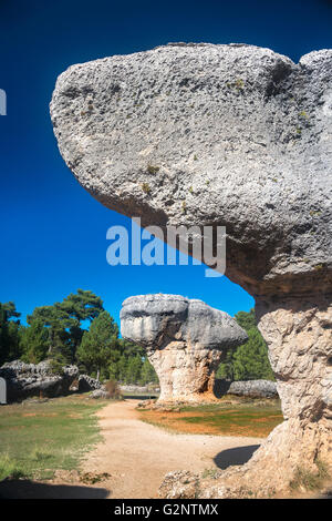 Erosi affioramenti calcarei in La Ciudad Encantada, La città incantata, Parco, Serrania de Cuenca Castilla-la Mancha, in Spagna Foto Stock