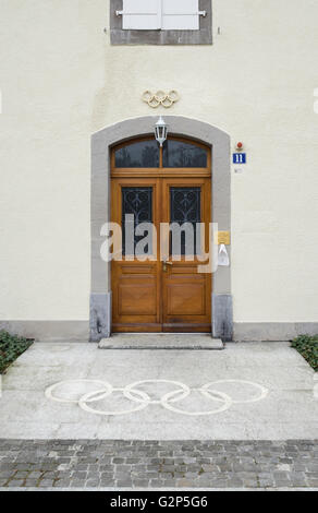 Ingresso del xviii secolo Chateau Vidy, la storica sede del COI (Comitato olimpico internazionale) a Losanna. Foto Stock