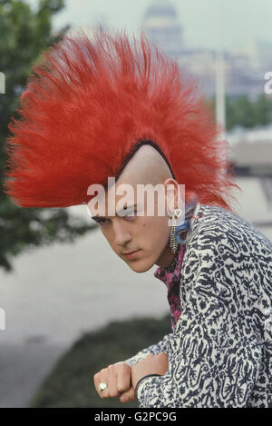 Punk rocker Matt Belgrano, 'il gentleman punk'. London, England, Regno Unito, circa ottanta Foto Stock