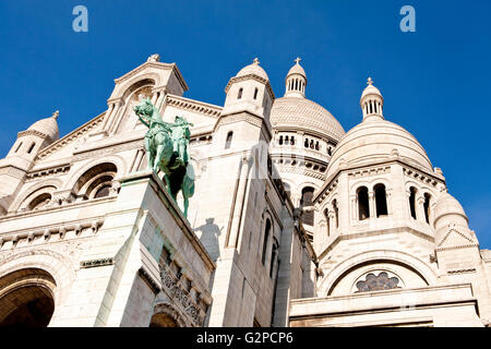 Basilica del Sacro Cuore di Parigi, comunemente noto come Sacré-Coeur basilica e spesso semplicemente Sacré-Coeur, Francia Foto Stock