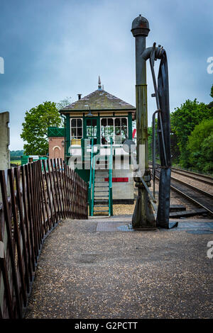 Sulla stazione ferroviaria di vapore Signal Box sulla ferrovia nord Norfolk Foto Stock