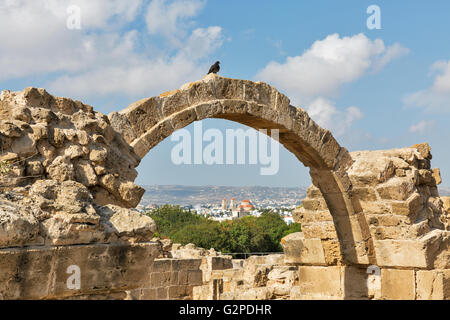 Rovine di quaranta colonne castello, un Castello Franchi costruito nel XIII secolo vicino al porto di Paphos, Cipro. Il Parco Archeologico di K Foto Stock