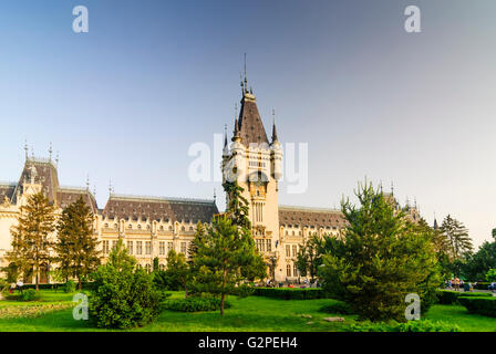 Palazzo della Cultura : ex Municipio , oggi ospita quattro musei, Romania, Moldavia, Moldavia, Moldau , Iasi Foto Stock