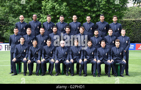 Firenze, Italia. Il 1 giugno, 2016. Nazionale italiana di calcio posa per il team ufficiale foto di Coverciano training center, nei pressi di Firenze, Italia, il 1 giugno 2016. © Alberto Lingria/Xinhua/Alamy Live News Foto Stock