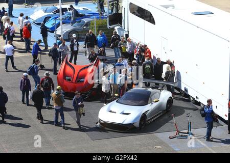 Circuito di Silverstone, Northants, Regno Unito. 15 Maggio, 2016. Blancpain Endurance motor racing serie. ASTON MARTIN VULCAN © Azione Sport Plus/Alamy Live News Foto Stock