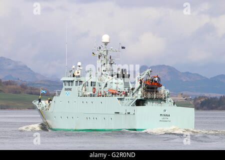 MPV Minna di Marine Scozia (precedentemente la pesca scozzese Protection Agency), teste fuori da Greenock su un'altra missione. Foto Stock