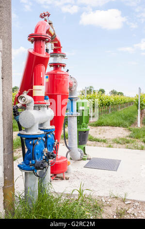 Sistema di pompaggio di acqua di irrigazione per l'agricoltura Foto Stock