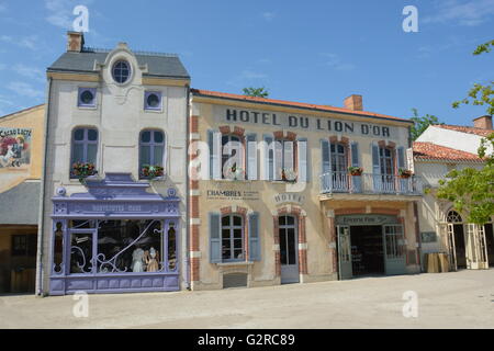 Xix secolo village hotel e negozio al Puy du Fou, Vendee, Francia Foto Stock