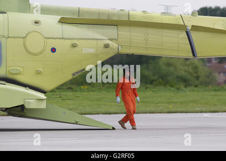 AgustaWestland AW101 heilicopter essendo testato presso la società Leonardo-Finmeccanica complessivo del sito in Yeovil, Somerset, Regno Unito Foto Stock