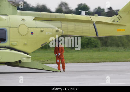 AgustaWestland AW101 heilicopter essendo testato presso la società Leonardo-Finmeccanica complessivo del sito in Yeovil, Somerset, Regno Unito Foto Stock