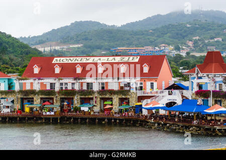 Roatan centro città zona dello shopping, porto di Roatan, Honduras Foto Stock