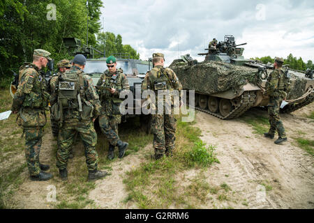 Gardelegen, Germania, briefing meccanizzato di una compagnia di fanteria Foto Stock