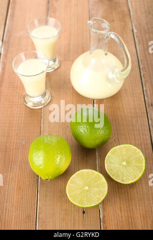 Liquore di limone- Limoncello Foto Stock