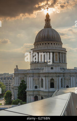 La Cattedrale di St Paul e da un nuovo cambiamento, London, Regno Unito Foto Stock