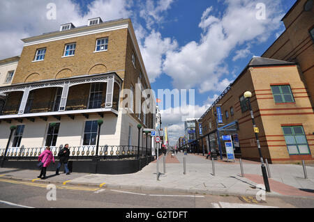 Royal Hotel e terrazza Southend on Sea sono stati costruiti tra il 1791 e il 1793. Case in terrazza sono stati usati nella seconda guerra mondiale mediante il comando navale di servizio. Essex Foto Stock