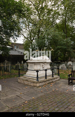 John Bunyan tomba di campi Bunhill sepoltura fuori città Road, Londra. Foto Stock