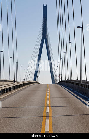 Strada sul Ponte Köhlbrand, Amburgo, Germania Foto Stock