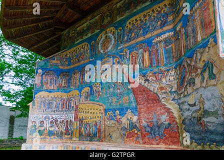 Monastero di Voronet ; Chiesa Sfantul Gheorghe ( 'St. George' ); affresco del Giudizio Universale, Romania, Carpazi, Gura Humorului Foto Stock