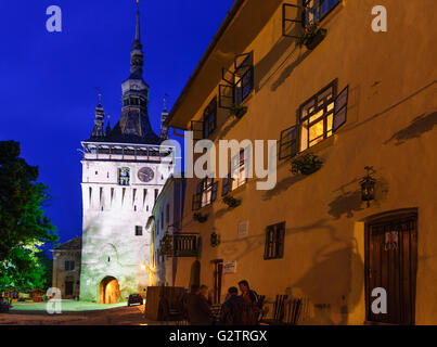 Torre dell orologio Stundturm e Casa Vlad Dracul Romania, Transilvania Sighisoara (Schäßburg) Foto Stock