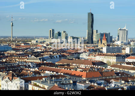 Stuwerviertel (anteriore) e la Torre del Danubio, Donau City, il Palazzo delle Nazioni Unite e DC Tower 1, Austria, Vienna Wien Foto Stock
