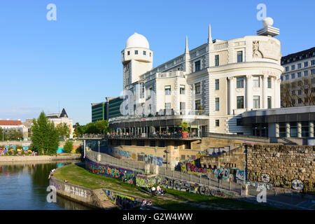 Urania al canale del Danubio, Austria, Vienna Wien Foto Stock