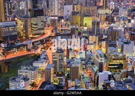 Osaka, Giappone cityscape vista aerea nel quartiere Umeda. Foto Stock