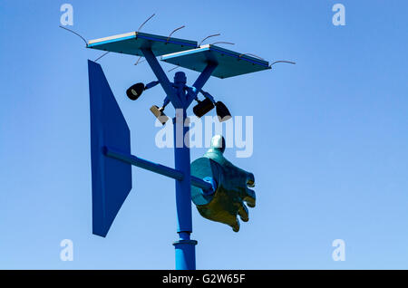 Una banderuola lungo Powell Street a Emeryville California attraverso la baia di San Francisco Foto Stock