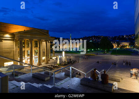 Schlossplatz con Art Museum ( a sinistra) , Jubiläumssäule e Nuovo castello, Germania, Baden-Württemberg Region Stuttgart, Stuttgart Foto Stock