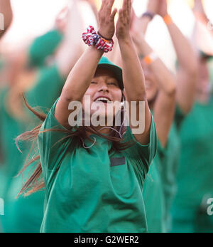 Santa Clara, Stati Uniti d'America. Il 3 giugno, 2016. Un attrice esegue durante la cerimonia di apertura della Copa America Centenario giochi al Levi's Stadium di Santa Clara, California, Stati Uniti, 3 giugno 2016. Credito: Yang Lei/Xinhua/Alamy Live News Foto Stock