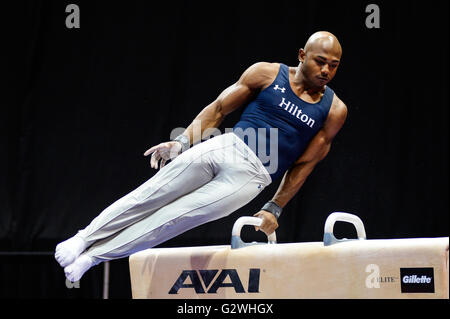 Hartford, Connecticut, Stati Uniti d'America. Il 3 giugno, 2016. JOHN OROZCO compete sul cavallo durante il primo giro di gara del P & G Campionati di ginnastica tenuto presso il centro di XL a Hartford, Connecticut. Credito: Amy Sanderson/ZUMA filo/Alamy Live News Foto Stock