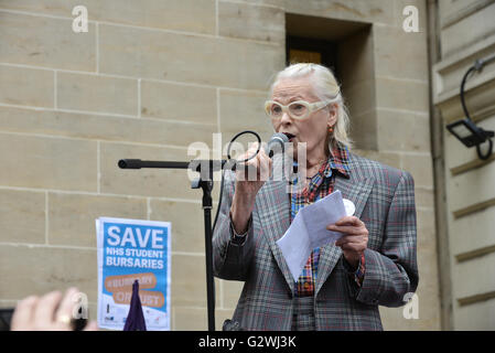 Westminster, Londra, Regno Unito. Il 4 giugno 2016. NHS infermieri fase una manifestazione contro i tagli alle borse di studio e la sua sostituzione Foto Stock