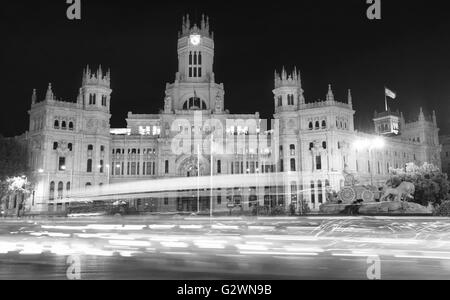 Centro di Madrid di notte. Fontana Cibeles. Spagna. Posizione orizzontale Foto Stock