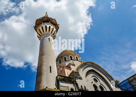 La Grande Moschea Mahmudiye (Moscheea Mare Mahmoud II), famosa architettura e monumento religioso in Constanta, Romania Foto Stock