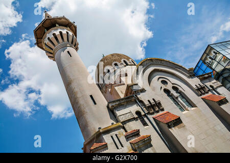 La Grande Moschea Mahmudiye (Moscheea Mare Mahmoud II), famosa architettura e monumento religioso in Constanta, Romania Foto Stock