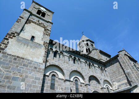 Notre-Dame-du-Mont-Cornadore de Saint-Nectaire, romanica chiesa di Saint Nectaire, Saint-Nectaire, Dipartimento Puy-de-Dôme Foto Stock