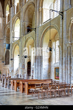 Interno del Binham Priory, Norfolk, Inghilterra, Regno Unito Foto Stock