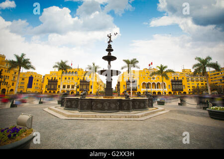 Vista panoramica di Lima principale piazza e chiesa cattedrale. Foto Stock