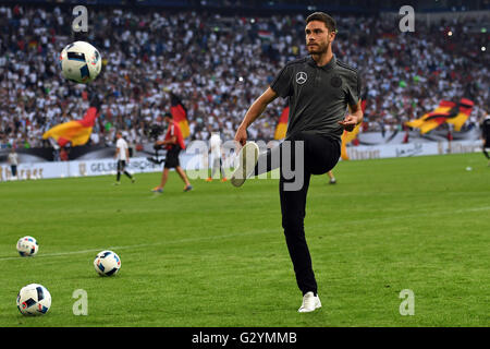 La Germania Jonas Hector al calcio internazionale amichevole tra Germania e Ungheria alla Veltins Arena di Gelsenkirchen, Germania, 04 giugno 2016. Foto: FEDERICO GAMBARINI/dpa Foto Stock