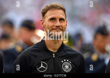 Gelsenkirchen (Germania). 04 Giugno, 2016. La Germania Benedikt Hoewedes prima del calcio internazionale amichevole tra Germania e Ungheria alla Veltins Arena di Gelsenkirchen, Germania, 04 giugno 2016. Foto: FEDERICO GAMBARINI/dpa/Alamy Live News Foto Stock