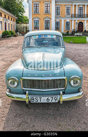 Retrò veicolo Volvo PV544 al castello Skottorps in Svezia. Foto Stock