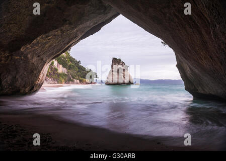 Cove Della Cattedrale sunrise, Penisola di Coromandel, Isola del nord, Nuova Zelanda, Pacific Foto Stock