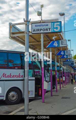 Fermata autobus per l'aeroporto, la stazione principale degli autobus vicino a Port, Split, Dalmazia, Croazia Foto Stock