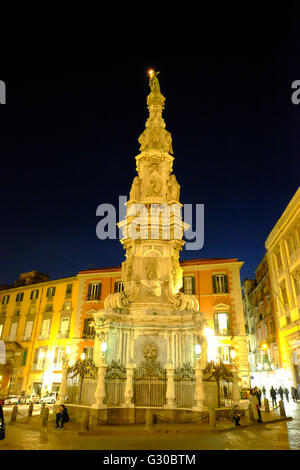 Obelisco dell'Immacolata, Piazza del Gesu Nuovo, Napoli, Campania, Italia, Europa Foto Stock